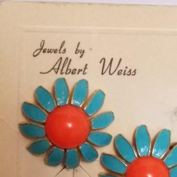 Vintage Weiss Enamel Flower Earrings Original Card - Picture 2 of 4